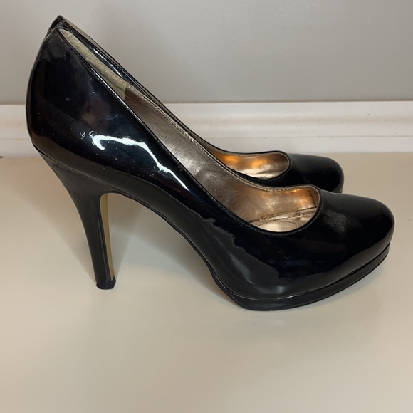 Steve Madden pumps. Size 8. Black - Picture 3 of 3
